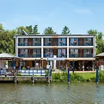 فندق مبيت وإفطار Port Etterem&panzio 4*