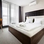 Port Etterem&panzio فندق مبيت وإفطار Balatonmáriafürdő