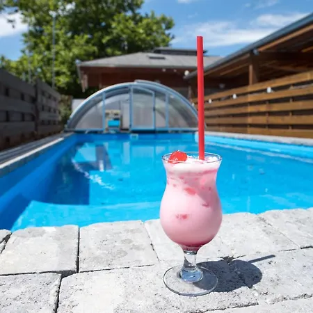 Port Etterem&panzio 4* Balatonmariafurdo