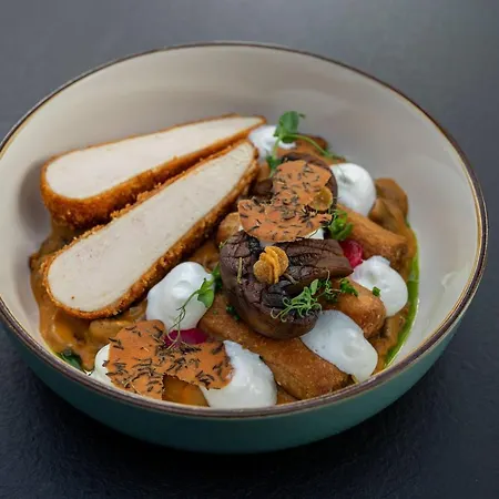 Port Etterem&panzio فندق مبيت وإفطار 4*