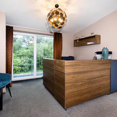 فندق مبيت وإفطار Port Etterem&panzio 4*