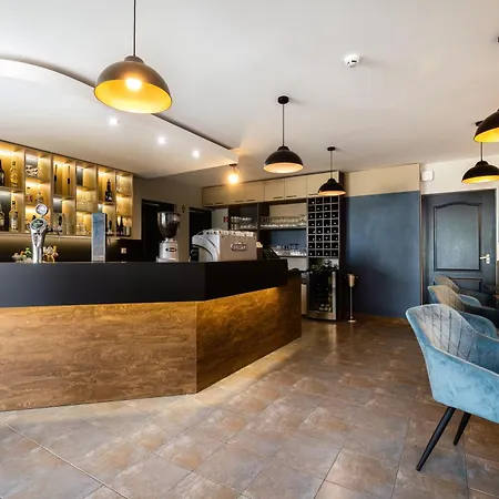 Port Etterem&panzio Balatonmáriafürdő