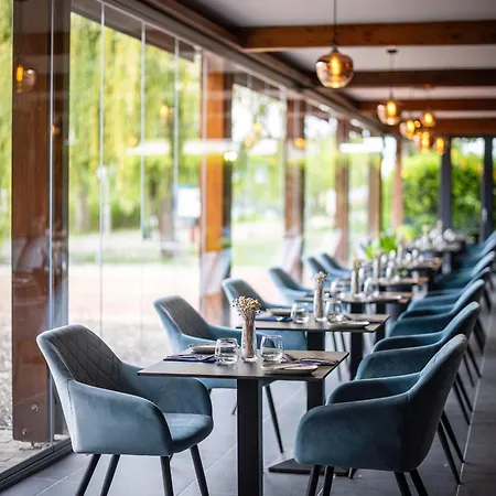 ベッド・アンド・ブレックファスト Port Etterem&panzio Balatonmáriafürdő