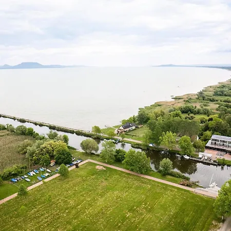 Port étterem&panzió Balatonmáriafürdő
