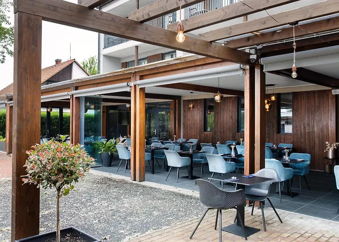 Port Etterem&panzio 住宿加早餐酒店 Balatonmáriafürdő