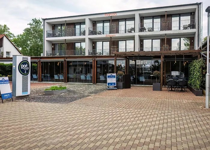 Port Etterem&panzio 4*